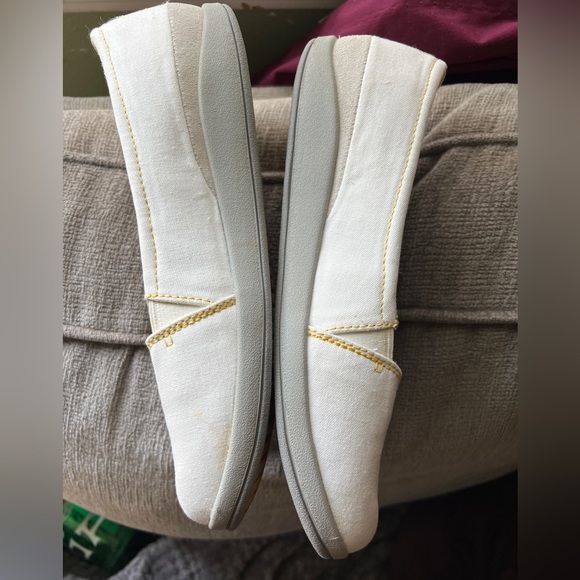 CHACOS white slip ons - Picture 4 of 7